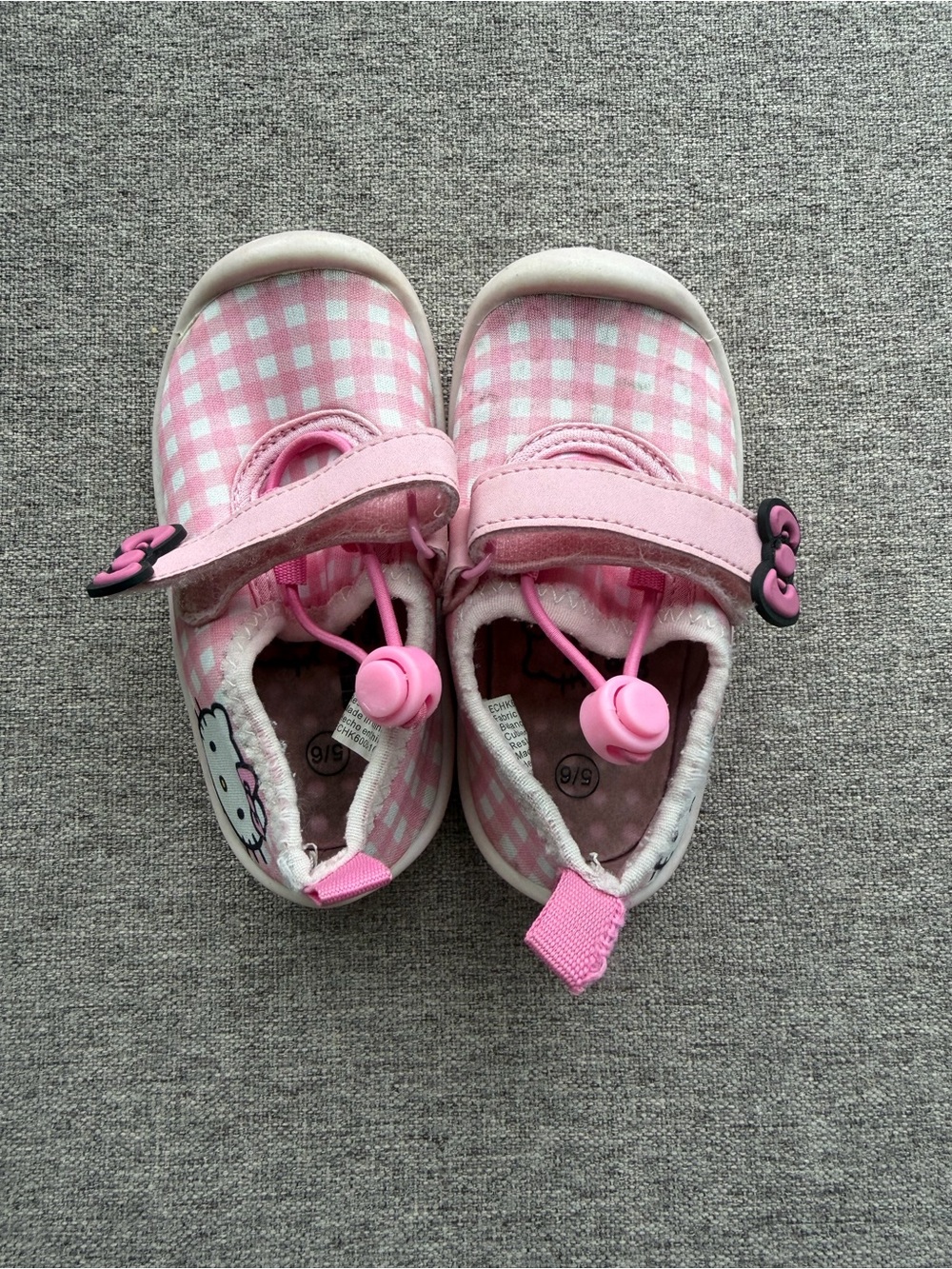 Hello Kitty Pink Gingham Mary Jane Baby Shoes - Picture 2 of 7